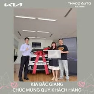 Kia Bắc Giang - Hoạt động hỗ trợ khách chọn xe tại TP Bắc Giang.