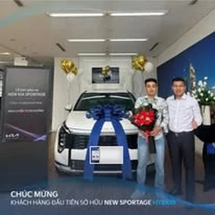 Kia Bắc Giang - Khách hàng tham khảo xe thực tế tại Hiệp Hòa.